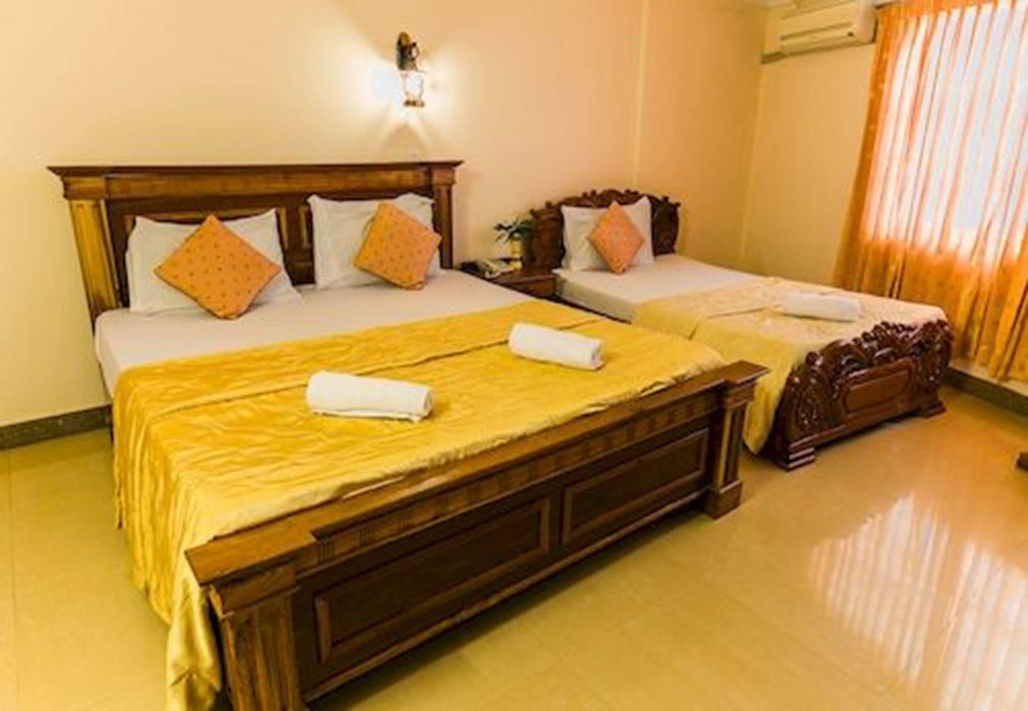 Asia Hotel Баттамбанг Екстер'єр фото